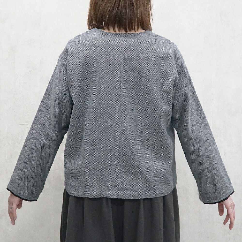 Branch m‘.,ブランチエム,ナチュラル,30代,40代,50代,60代,リネン,ゆったり,ジャケット,リネンジャケット,Vネックジャケット,Vネック,ショート丈,ショートジャケット,フォーマル,オケージョン,セットアップ