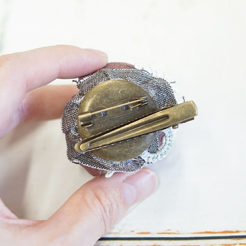 Branch m‘.,ブランチエム,ナチュラル,30代,40代,50代,60代,ブローチ,コサージュ,布,花,オケージョン,セレモニー,リネンのコサージュ,つぼみ