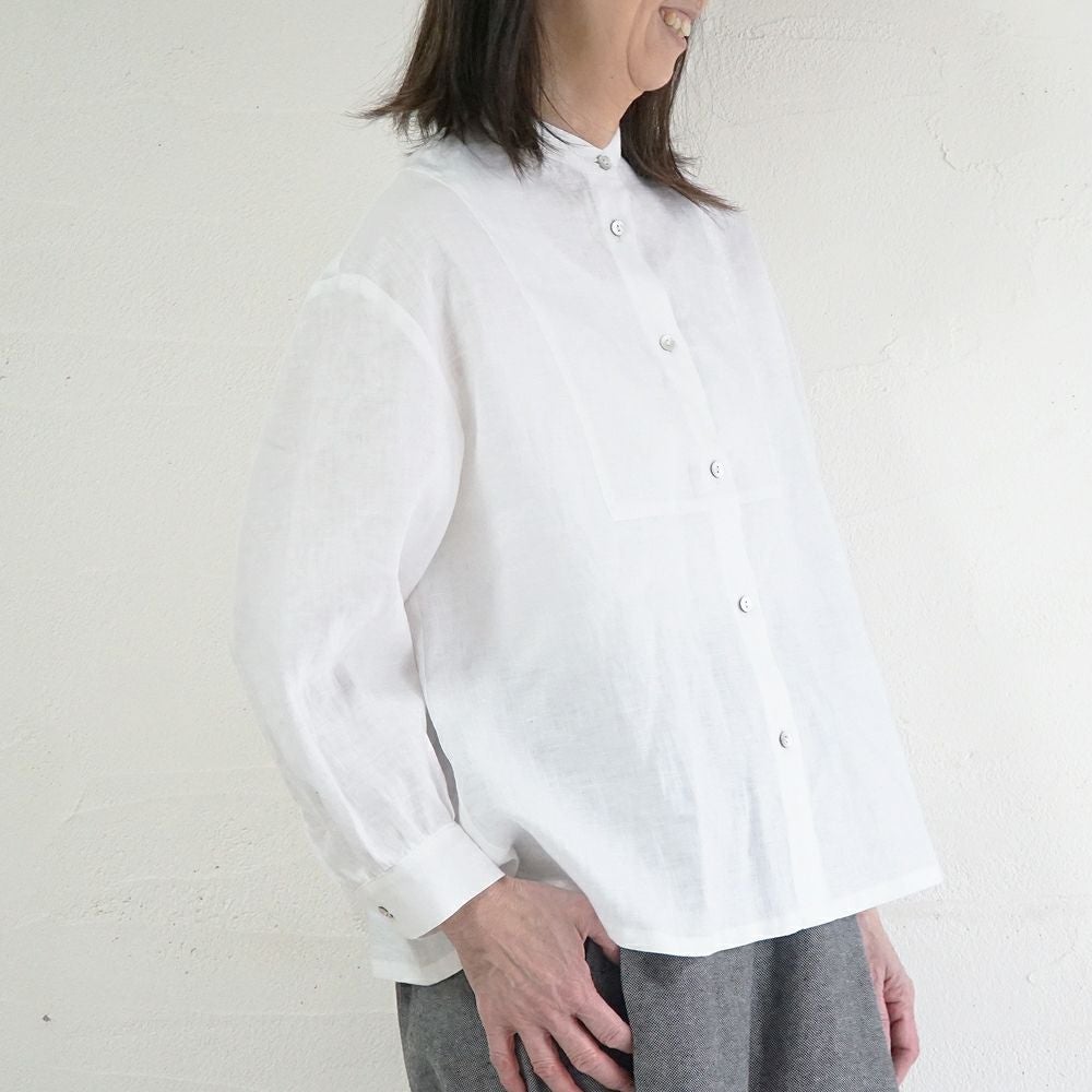 Branch m‘.,ブランチエム,ナチュラル,30代,40代,50代,60代,リネン,ゆったり,blouse,ブラウス,リネンブラウス,バンドカラー,バンドカラーブラウス,スタンドカラー,スタンドカラーブラウス,切替ブラウス