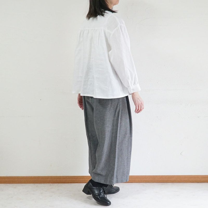 Branch m‘.,ブランチエム,ナチュラル,30代,40代,50代,60代,リネン,ゆったり,blouse,ブラウス,リネンブラウス,バンドカラー,バンドカラーブラウス,スタンドカラー,スタンドカラーブラウス,切替ブラウス