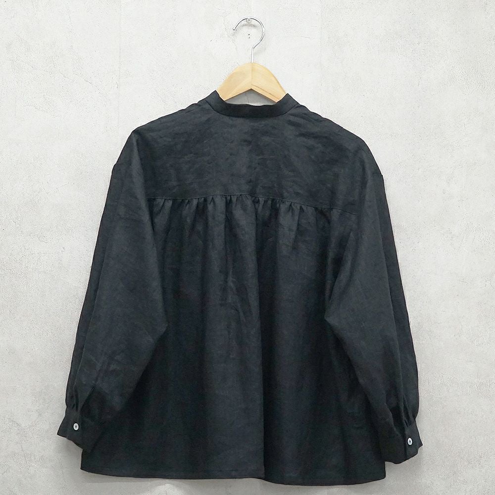 Branch m‘.,ブランチエム,ナチュラル,30代,40代,50代,60代,リネン,ゆったり,blouse,ブラウス,リネンブラウス,バンドカラー,バンドカラーブラウス,スタンドカラー,スタンドカラーブラウス,切替ブラウス