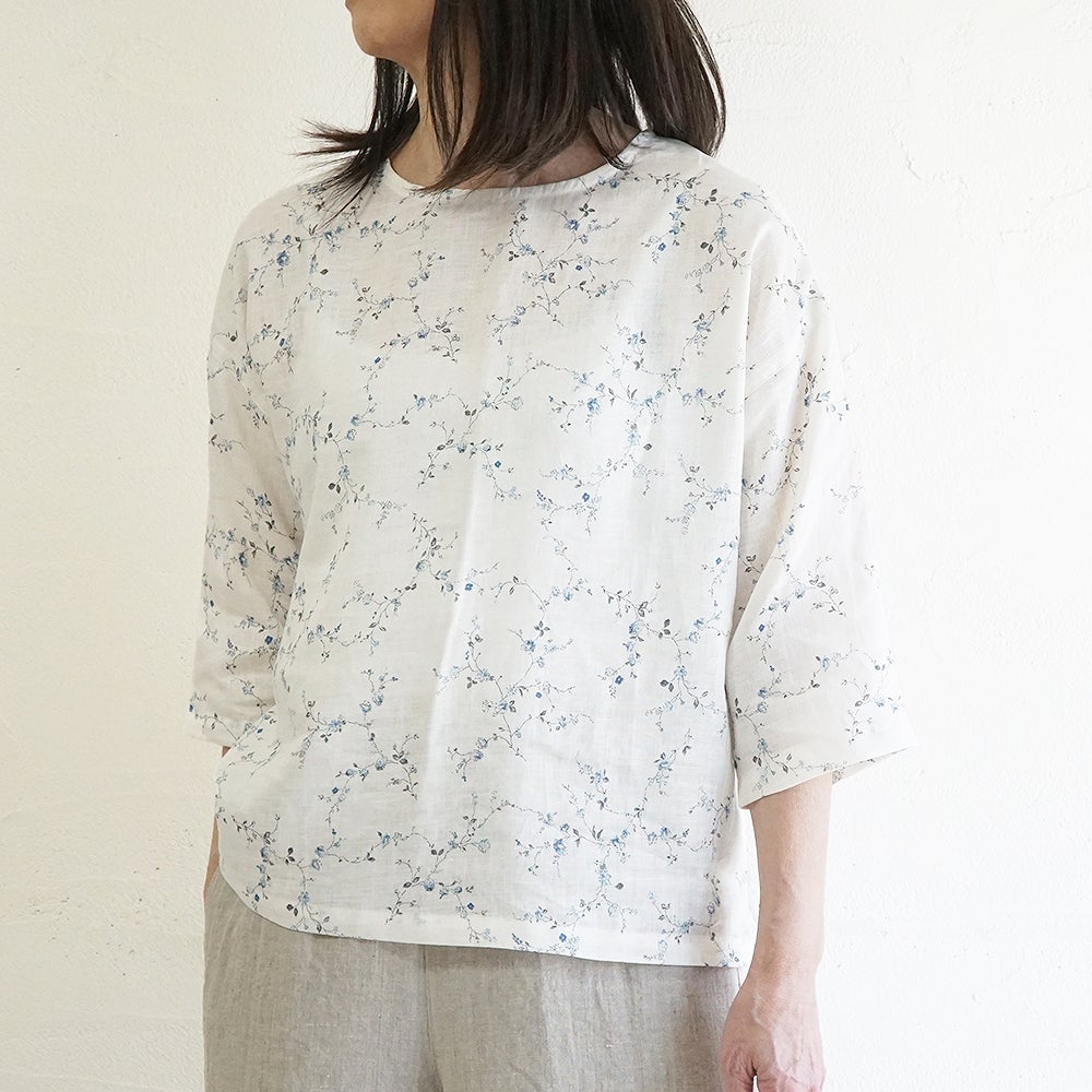Branch m‘.,ブランチエム,ナチュラル,30代,40代,50代,60代,リネン,ゆったり,blouse,ブラウス,リネンブラウス,プルオーバー,プルオーバーブラウス,ギャザーブラウス,タックブラウス,7分袖,7分袖ブラウス,花柄,花柄ブラウス,