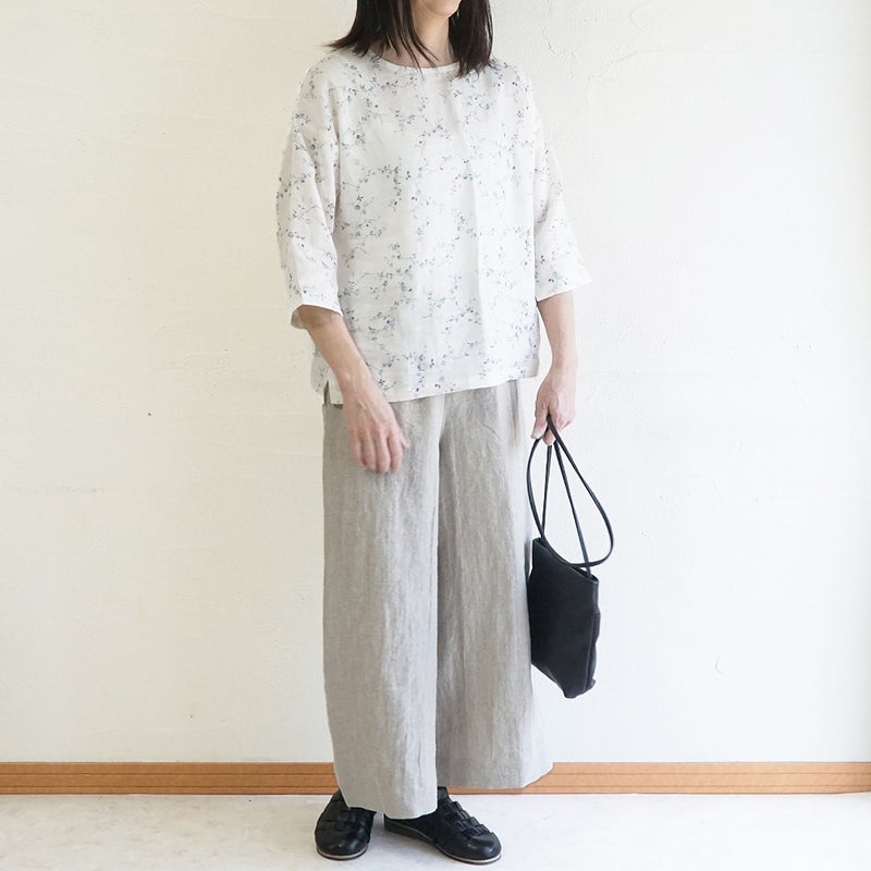 Branch m‘.,ブランチエム,ナチュラル,30代,40代,50代,60代,リネン,ゆったり,blouse,ブラウス,リネンブラウス,プルオーバー,プルオーバーブラウス,ギャザーブラウス,タックブラウス,7分袖,7分袖ブラウス,花柄,花柄ブラウス,