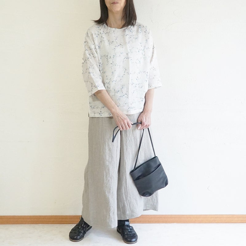 Branch m‘.,ブランチエム,ナチュラル,30代,40代,50代,60代,リネン,ゆったり,blouse,ブラウス,リネンブラウス,プルオーバー,プルオーバーブラウス,ギャザーブラウス,タックブラウス,7分袖,7分袖ブラウス,花柄,花柄ブラウス,