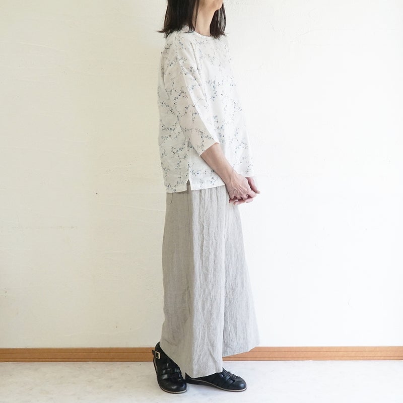 Branch m‘.,ブランチエム,ナチュラル,30代,40代,50代,60代,リネン,ゆったり,blouse,ブラウス,リネンブラウス,プルオーバー,プルオーバーブラウス,ギャザーブラウス,タックブラウス,7分袖,7分袖ブラウス,花柄,花柄ブラウス,