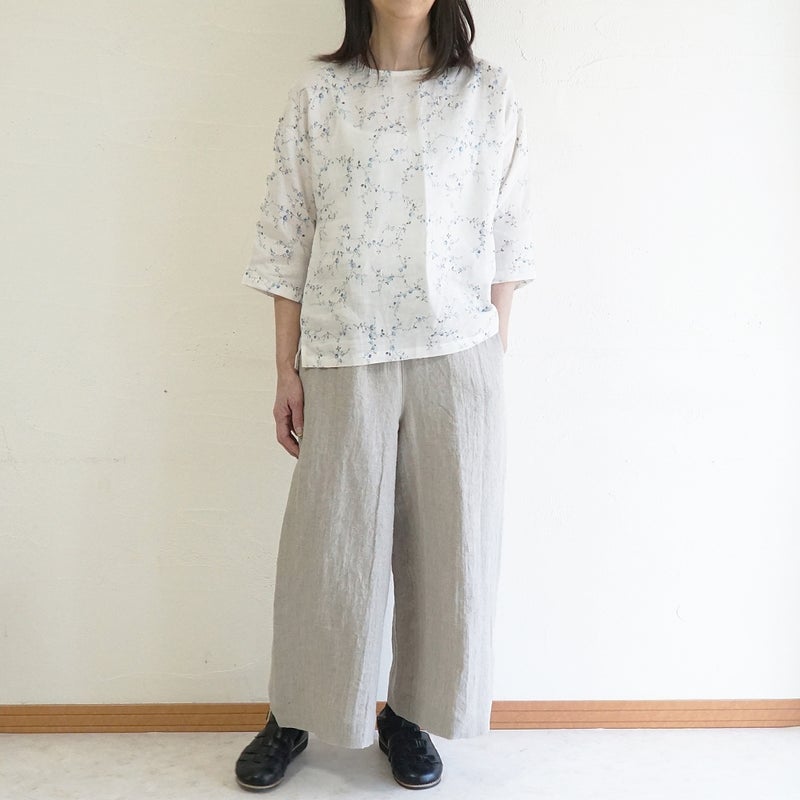 Branch m‘.,ブランチエム,ナチュラル,30代,40代,50代,60代,リネン,ゆったり,blouse,ブラウス,リネンブラウス,プルオーバー,プルオーバーブラウス,ギャザーブラウス,タックブラウス,7分袖,7分袖ブラウス,花柄,花柄ブラウス,