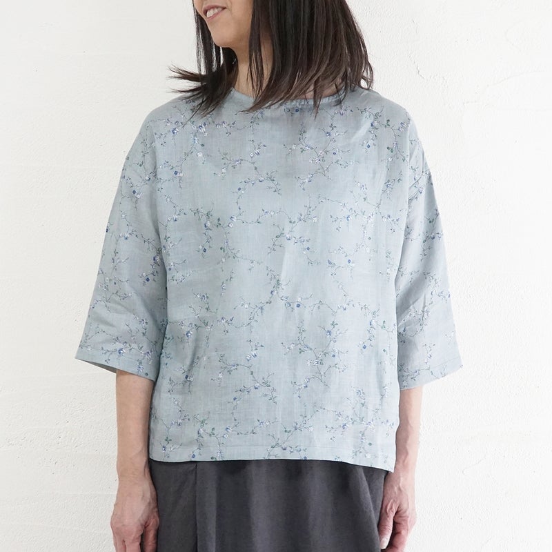 Branch m‘.,ブランチエム,ナチュラル,30代,40代,50代,60代,リネン,ゆったり,blouse,ブラウス,リネンブラウス,プルオーバー,プルオーバーブラウス,ギャザーブラウス,タックブラウス,7分袖,7分袖ブラウス,花柄,花柄ブラウス,