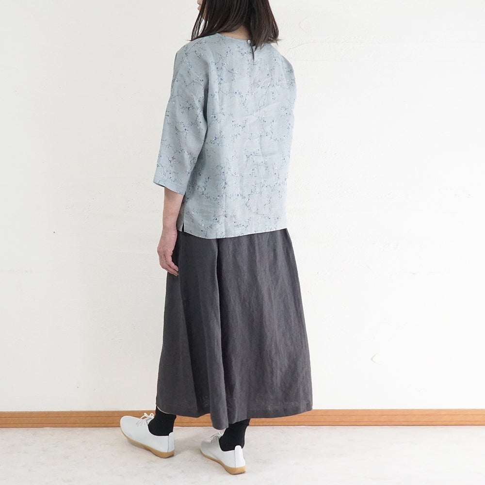 Branch m‘.,ブランチエム,ナチュラル,30代,40代,50代,60代,リネン,ゆったり,blouse,ブラウス,リネンブラウス,プルオーバー,プルオーバーブラウス,ギャザーブラウス,タックブラウス,7分袖,7分袖ブラウス,花柄,花柄ブラウス,