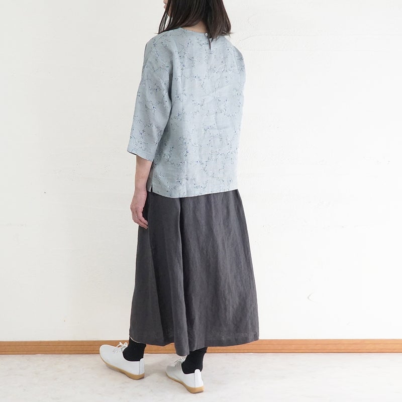 Branch m‘.,ブランチエム,ナチュラル,30代,40代,50代,60代,リネン,ゆったり,blouse,ブラウス,リネンブラウス,プルオーバー,プルオーバーブラウス,ギャザーブラウス,タックブラウス,7分袖,7分袖ブラウス,花柄,花柄ブラウス,