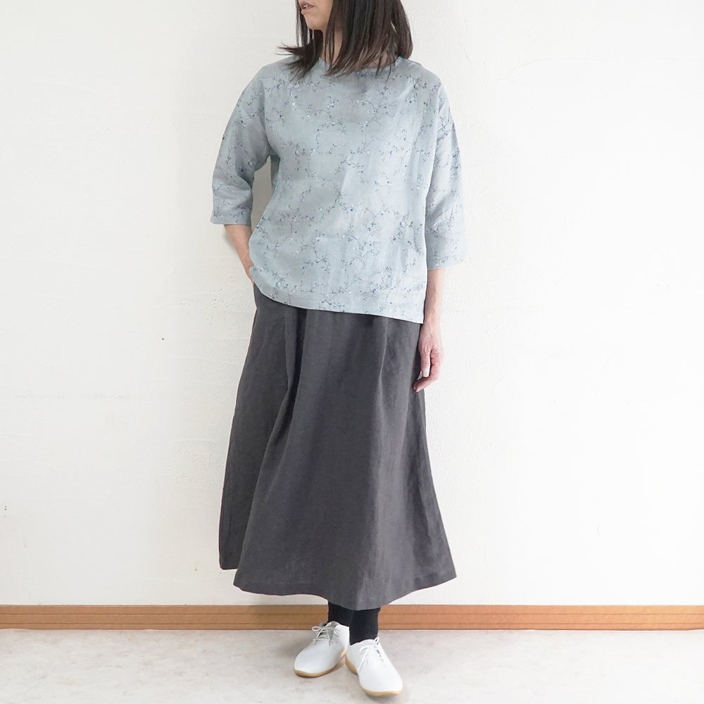 Branch m‘.,ブランチエム,ナチュラル,30代,40代,50代,60代,リネン,ゆったり,blouse,ブラウス,リネンブラウス,プルオーバー,プルオーバーブラウス,ギャザーブラウス,タックブラウス,7分袖,7分袖ブラウス,花柄,花柄ブラウス,
