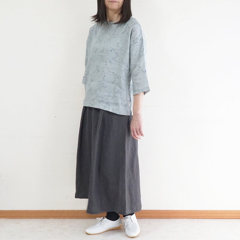 Branch m‘.,ブランチエム,ナチュラル,30代,40代,50代,60代,リネン,ゆったり,blouse,ブラウス,リネンブラウス,プルオーバー,プルオーバーブラウス,ギャザーブラウス,タックブラウス,7分袖,7分袖ブラウス,花柄,花柄ブラウス,