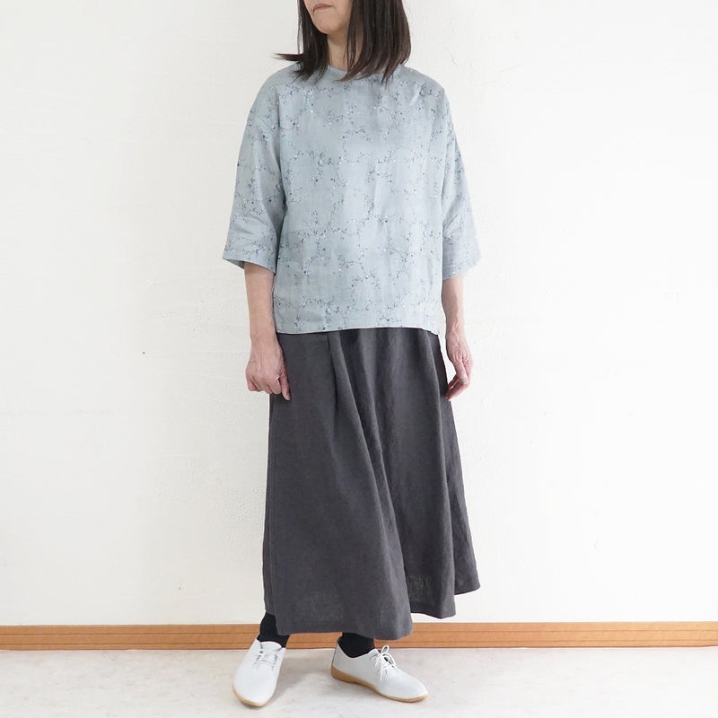 Branch m‘.,ブランチエム,ナチュラル,30代,40代,50代,60代,リネン,ゆったり,blouse,ブラウス,リネンブラウス,プルオーバー,プルオーバーブラウス,ギャザーブラウス,タックブラウス,7分袖,7分袖ブラウス,花柄,花柄ブラウス,