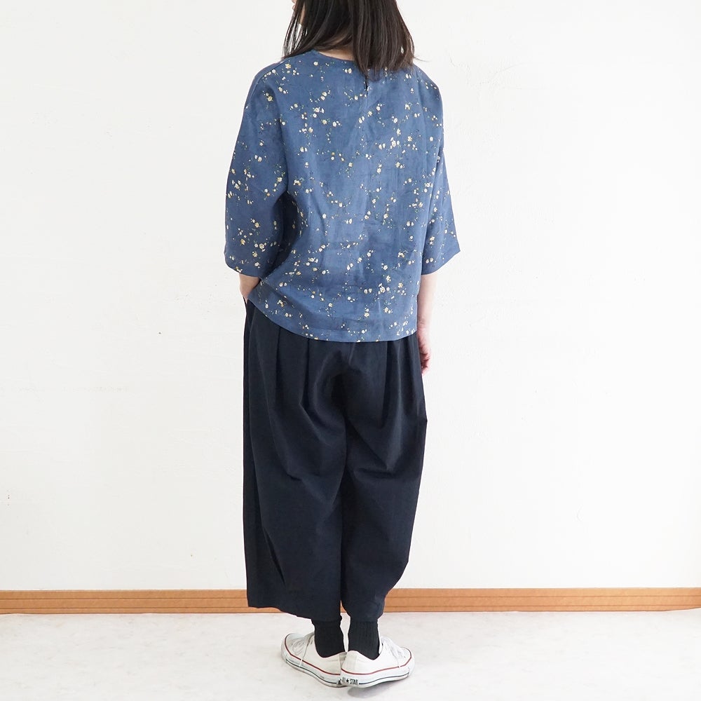 Branch m‘.,ブランチエム,ナチュラル,30代,40代,50代,60代,リネン,ゆったり,blouse,ブラウス,リネンブラウス,プルオーバー,プルオーバーブラウス,ギャザーブラウス,タックブラウス,7分袖,7分袖ブラウス,花柄,花柄ブラウス,