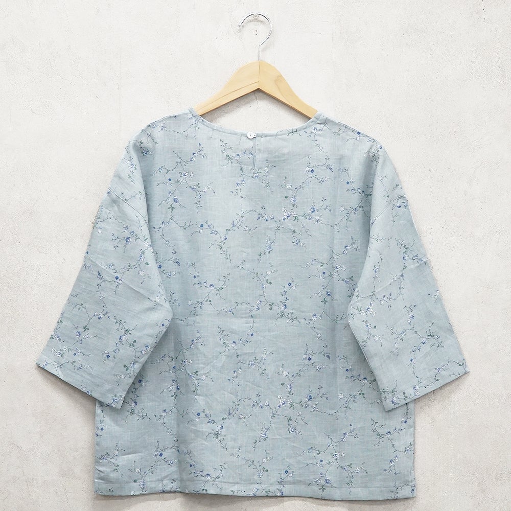 Branch m‘.,ブランチエム,ナチュラル,30代,40代,50代,60代,リネン,ゆったり,blouse,ブラウス,リネンブラウス,プルオーバー,プルオーバーブラウス,ギャザーブラウス,タックブラウス,7分袖,7分袖ブラウス,花柄,花柄ブラウス,