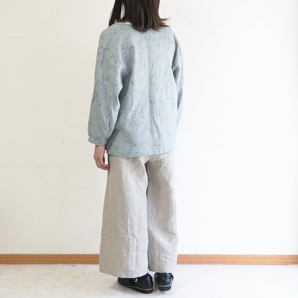 Branch m‘.,ブランチエム,ナチュラル,30代,40代,50代,60代,リネン,ゆったり,blouse,ブラウス,リネンブラウス,羽織,羽織ブラウス,花柄,花柄ブラウス,クルーネック,