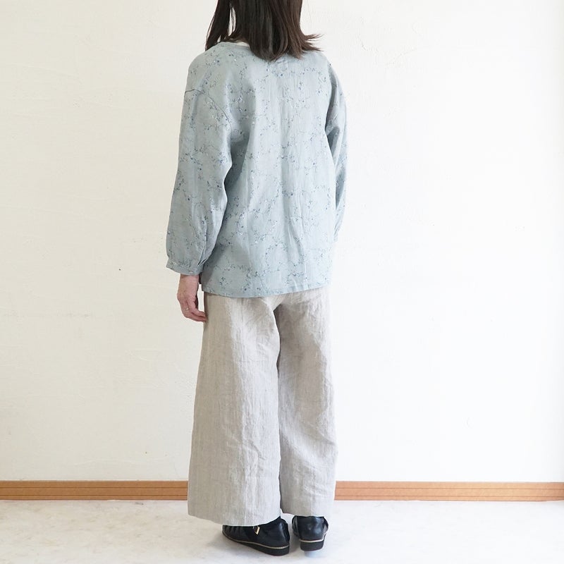 Branch m‘.,ブランチエム,ナチュラル,30代,40代,50代,60代,リネン,ゆったり,blouse,ブラウス,リネンブラウス,羽織,羽織ブラウス,花柄,花柄ブラウス,クルーネック,