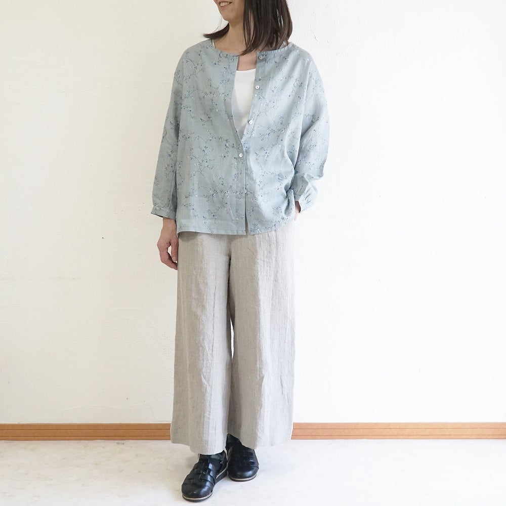 Branch m‘.,ブランチエム,ナチュラル,30代,40代,50代,60代,リネン,ゆったり,blouse,ブラウス,リネンブラウス,羽織,羽織ブラウス,花柄,花柄ブラウス,クルーネック,