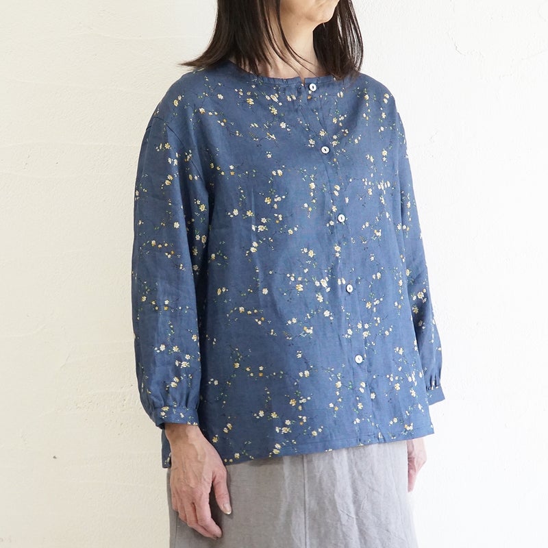 Branch m‘.,ブランチエム,ナチュラル,30代,40代,50代,60代,リネン,ゆったり,blouse,ブラウス,リネンブラウス,羽織,羽織ブラウス,花柄,花柄ブラウス,クルーネック,