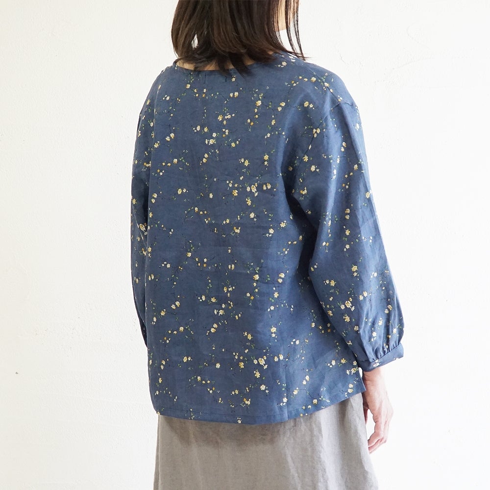 Branch m‘.,ブランチエム,ナチュラル,30代,40代,50代,60代,リネン,ゆったり,blouse,ブラウス,リネンブラウス,羽織,羽織ブラウス,花柄,花柄ブラウス,クルーネック,