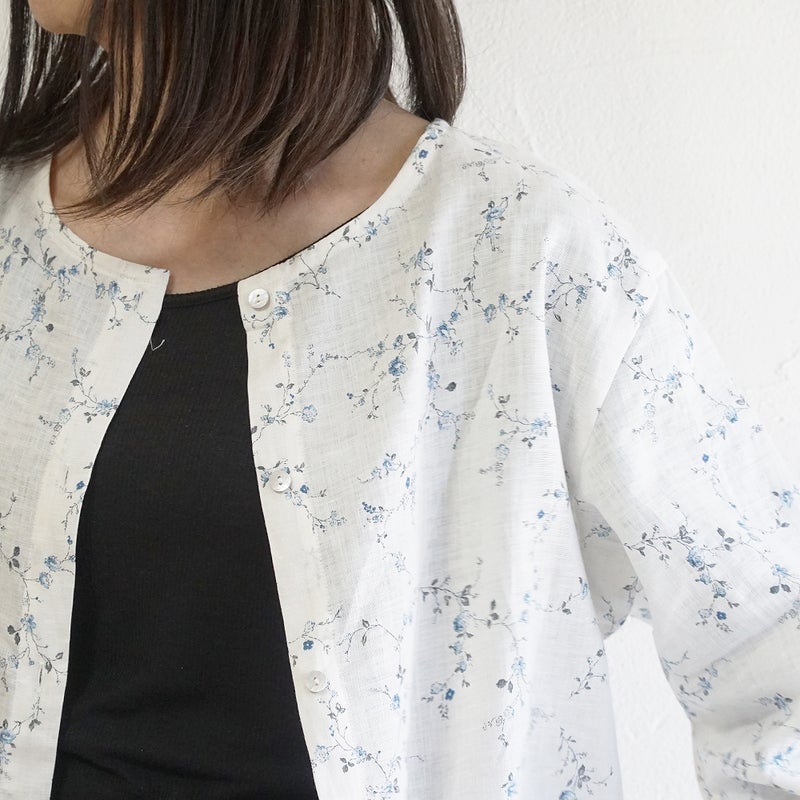 Branch m‘.,ブランチエム,ナチュラル,30代,40代,50代,60代,リネン,ゆったり,blouse,ブラウス,リネンブラウス,羽織,羽織ブラウス,花柄,花柄ブラウス,クルーネック,