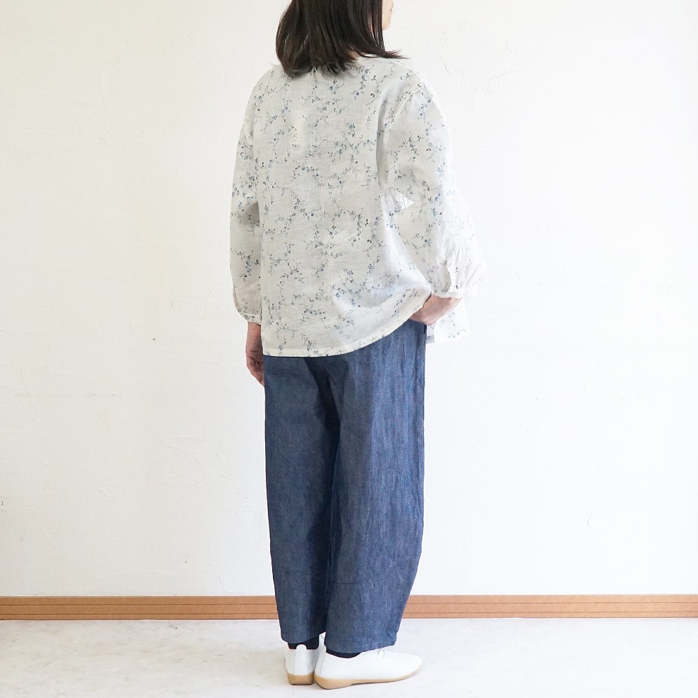 Branch m‘.,ブランチエム,ナチュラル,30代,40代,50代,60代,リネン,ゆったり,blouse,ブラウス,リネンブラウス,羽織,羽織ブラウス,花柄,花柄ブラウス,クルーネック,