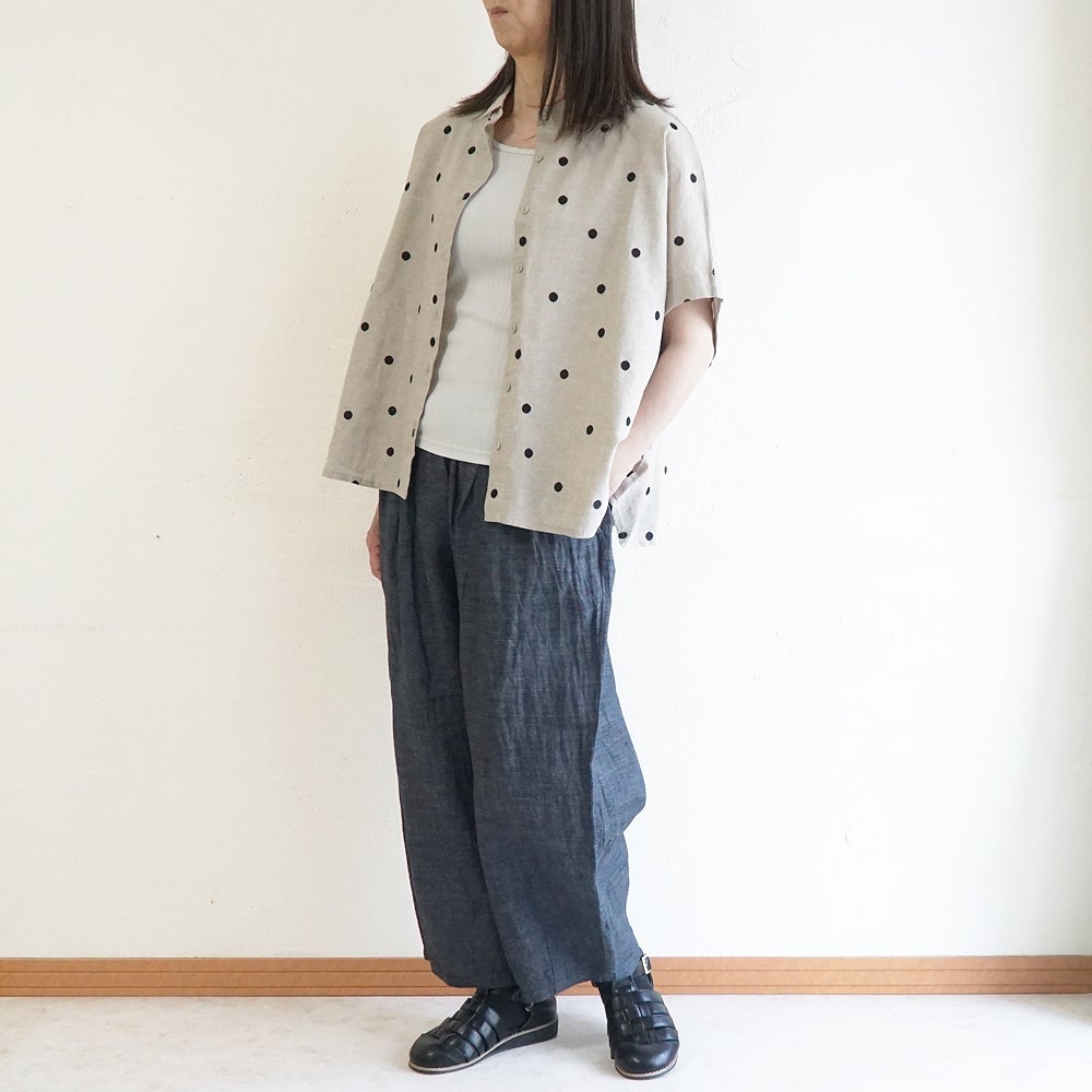 Branch m‘.,ブランチエム,ナチュラル,30代,40代,50代,60代,コットンリネン,ゆったり,ブラウス,シャツ,綿麻,半袖,チビ衿,刺繍,ドット刺繍,刺繍ブラウス,刺繍シャツ,ドット柄,ドットシャツ,ドットブラウス