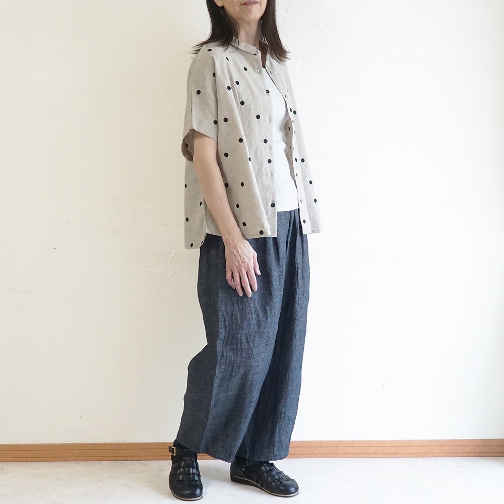 Branch m‘.,ブランチエム,ナチュラル,30代,40代,50代,60代,コットンリネン,ゆったり,ブラウス,シャツ,綿麻,半袖,チビ衿,刺繍,ドット刺繍,刺繍ブラウス,刺繍シャツ,ドット柄,ドットシャツ,ドットブラウス