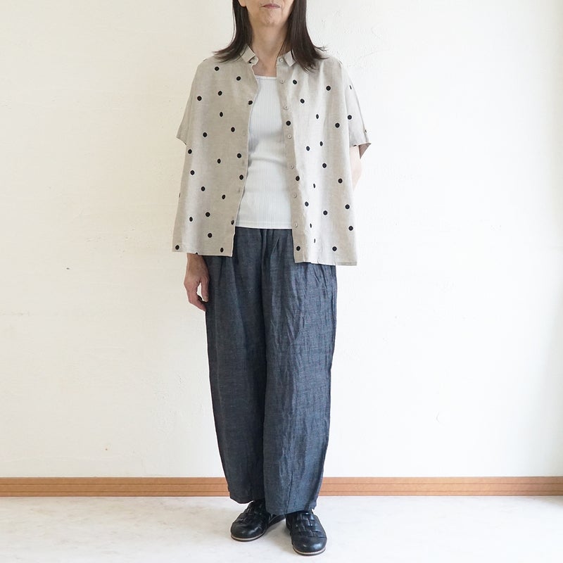 Branch m‘.,ブランチエム,ナチュラル,30代,40代,50代,60代,コットンリネン,ゆったり,ブラウス,シャツ,綿麻,半袖,チビ衿,刺繍,ドット刺繍,刺繍ブラウス,刺繍シャツ,ドット柄,ドットシャツ,ドットブラウス