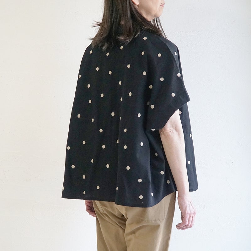 Branch m‘.,ブランチエム,ナチュラル,30代,40代,50代,60代,コットンリネン,ゆったり,ブラウス,シャツ,綿麻,半袖,チビ衿,刺繍,ドット刺繍,刺繍ブラウス,刺繍シャツ,ドット柄,ドットシャツ,ドットブラウス