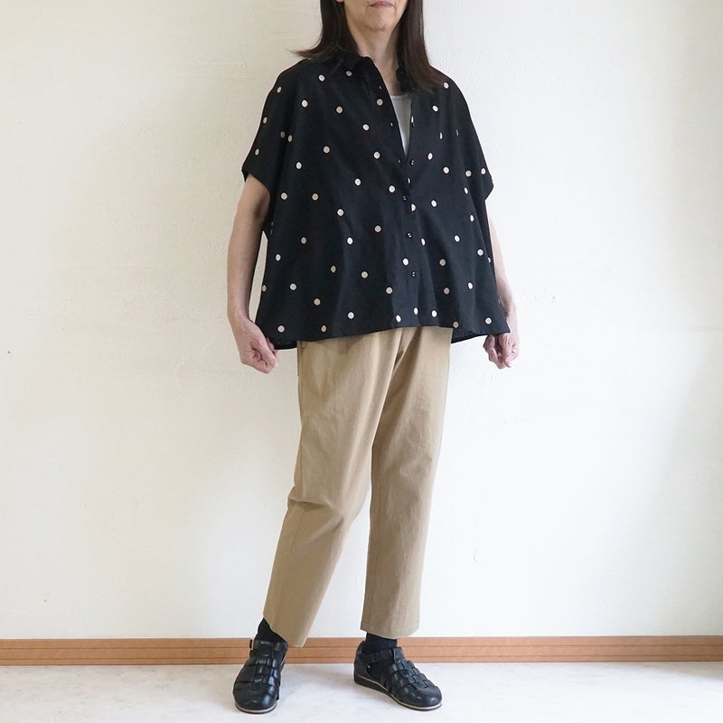 Branch m‘.,ブランチエム,ナチュラル,30代,40代,50代,60代,コットンリネン,ゆったり,ブラウス,シャツ,綿麻,半袖,チビ衿,刺繍,ドット刺繍,刺繍ブラウス,刺繍シャツ,ドット柄,ドットシャツ,ドットブラウス