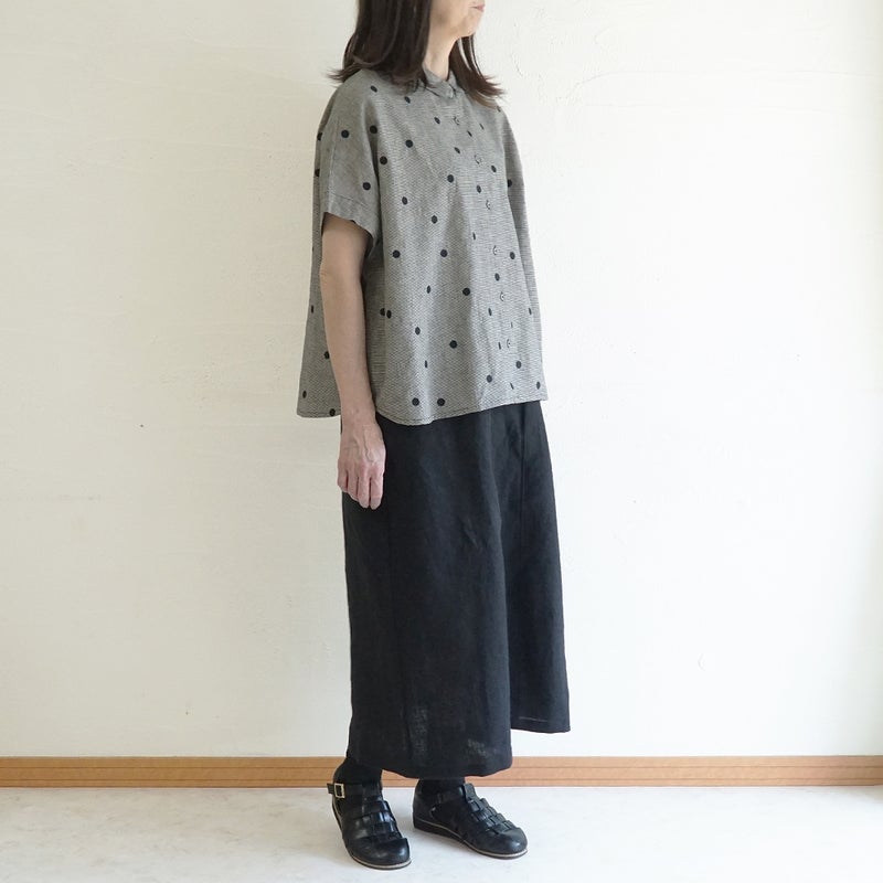 Branch m‘.,ブランチエム,ナチュラル,30代,40代,50代,60代,コットンリネン,ゆったり,ブラウス,シャツ,綿麻,半袖,チビ衿,刺繍,ドット刺繍,刺繍ブラウス,刺繍シャツ,ドット柄,ドットシャツ,ドットブラウス