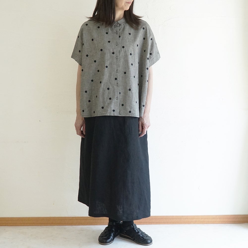 Branch m‘.,ブランチエム,ナチュラル,30代,40代,50代,60代,コットンリネン,ゆったり,ブラウス,シャツ,綿麻,半袖,チビ衿,刺繍,ドット刺繍,刺繍ブラウス,刺繍シャツ,ドット柄,ドットシャツ,ドットブラウス