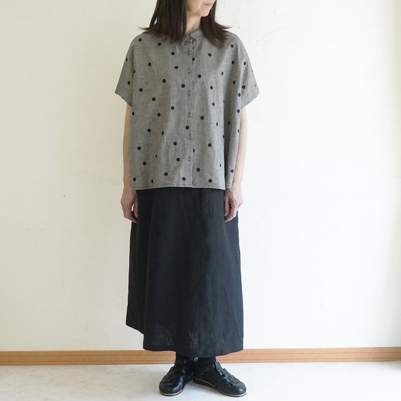 Branch m‘.,ブランチエム,ナチュラル,30代,40代,50代,60代,コットンリネン,ゆったり,ブラウス,シャツ,綿麻,半袖,チビ衿,刺繍,ドット刺繍,刺繍ブラウス,刺繍シャツ,ドット柄,ドットシャツ,ドットブラウス
