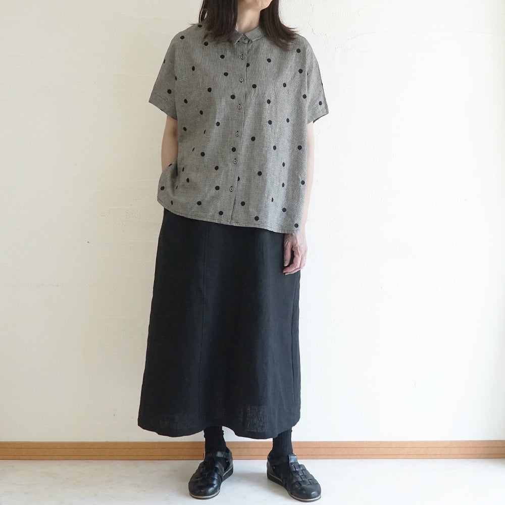 Branch m‘.,ブランチエム,ナチュラル,30代,40代,50代,60代,コットンリネン,ゆったり,ブラウス,シャツ,綿麻,半袖,チビ衿,刺繍,ドット刺繍,刺繍ブラウス,刺繍シャツ,ドット柄,ドットシャツ,ドットブラウス