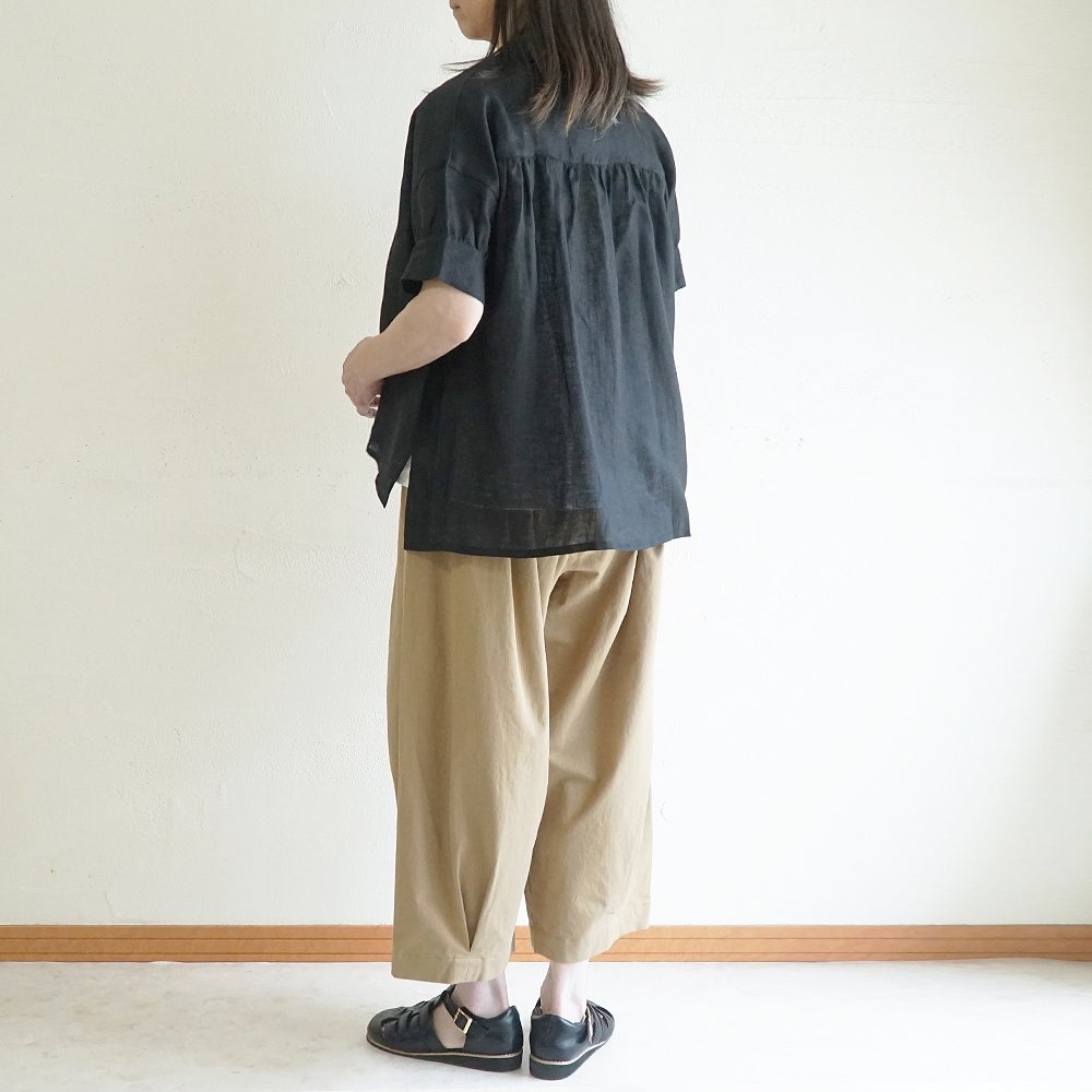 Branch m‘.,ブランチエム,ナチュラル,30代,40代,50代,60代,リネン,ゆったり,麻,ブラウス,リネンブラウス,カフスブラウス,衿,半袖ブラウス,半袖シャツ,リネンシャツ