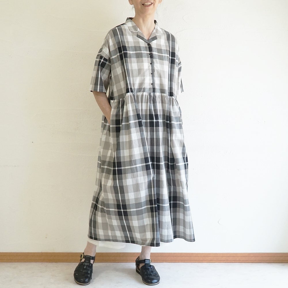 Branch m‘.,ブランチエム,ナチュラル,30代,40代,50代,60代,コットン,綿,ゆったり,ワンピース,開襟ワンピース,フレアワンピース