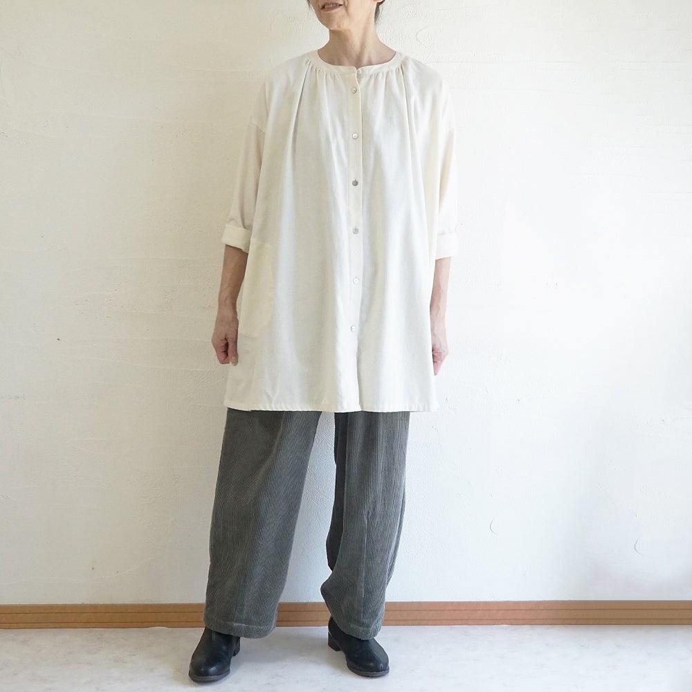 Branch m‘.,ブランチエム,ナチュラル,30代,40代,50代,60代,コットン,ゆったり,綿,ブラウス,シャツ,チュニック,チュニックブラウス,ギャザーブラウス,ギャザーチュニック,羽織