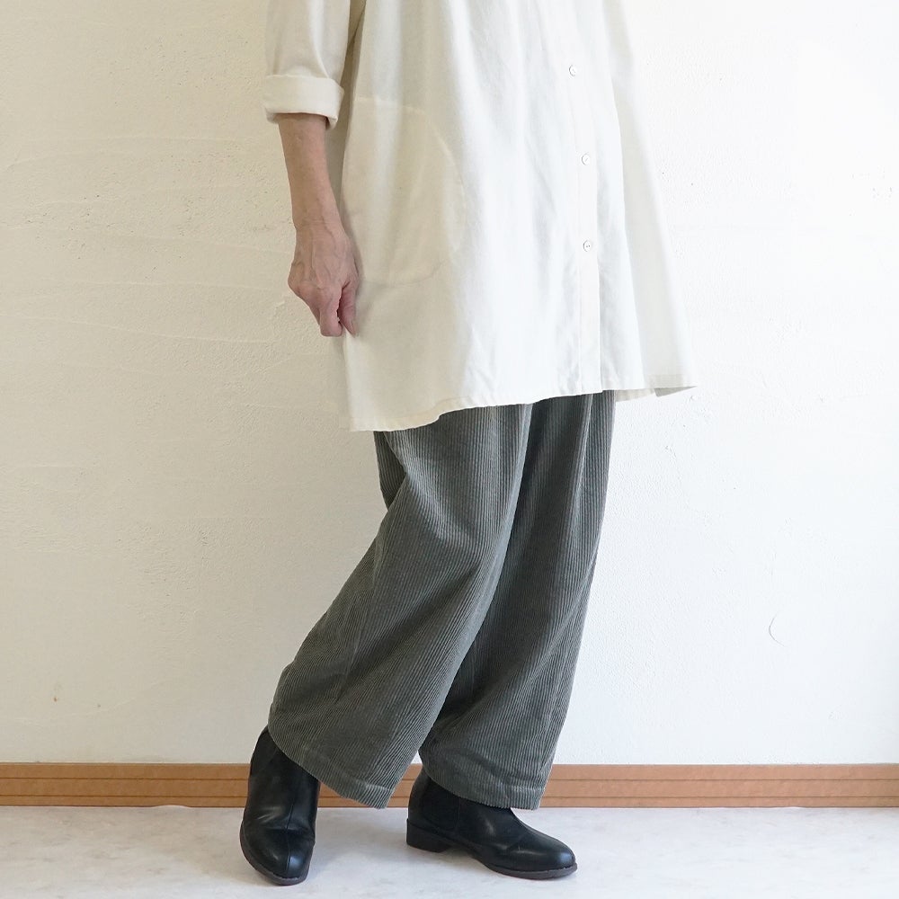 Branch m‘.,ブランチエム,ナチュラル,30代,40代,50代,60代,コットン,綿,ゆったり,ワイドパンツ,コクーンパンツ,コーデュロイパンツ,コーデュロイ,パンツ,バルーンパンツ,サッカーコール