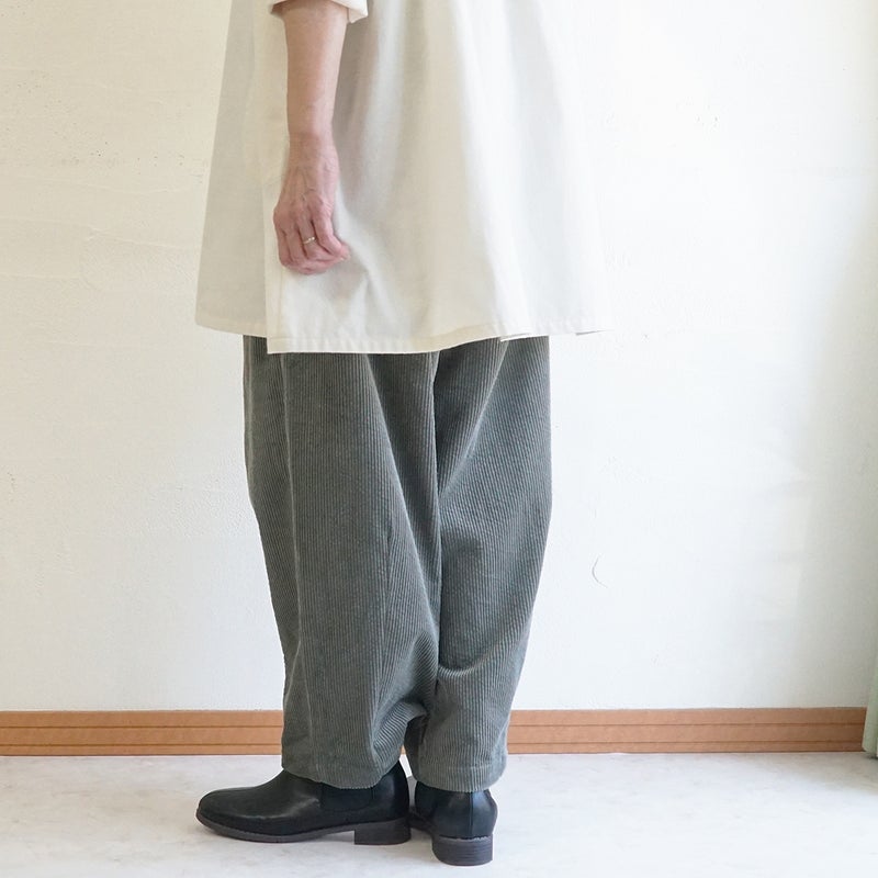 Branch m‘.,ブランチエム,ナチュラル,30代,40代,50代,60代,コットン,綿,ゆったり,ワイドパンツ,コクーンパンツ,コーデュロイパンツ,コーデュロイ,パンツ,バルーンパンツ,サッカーコール