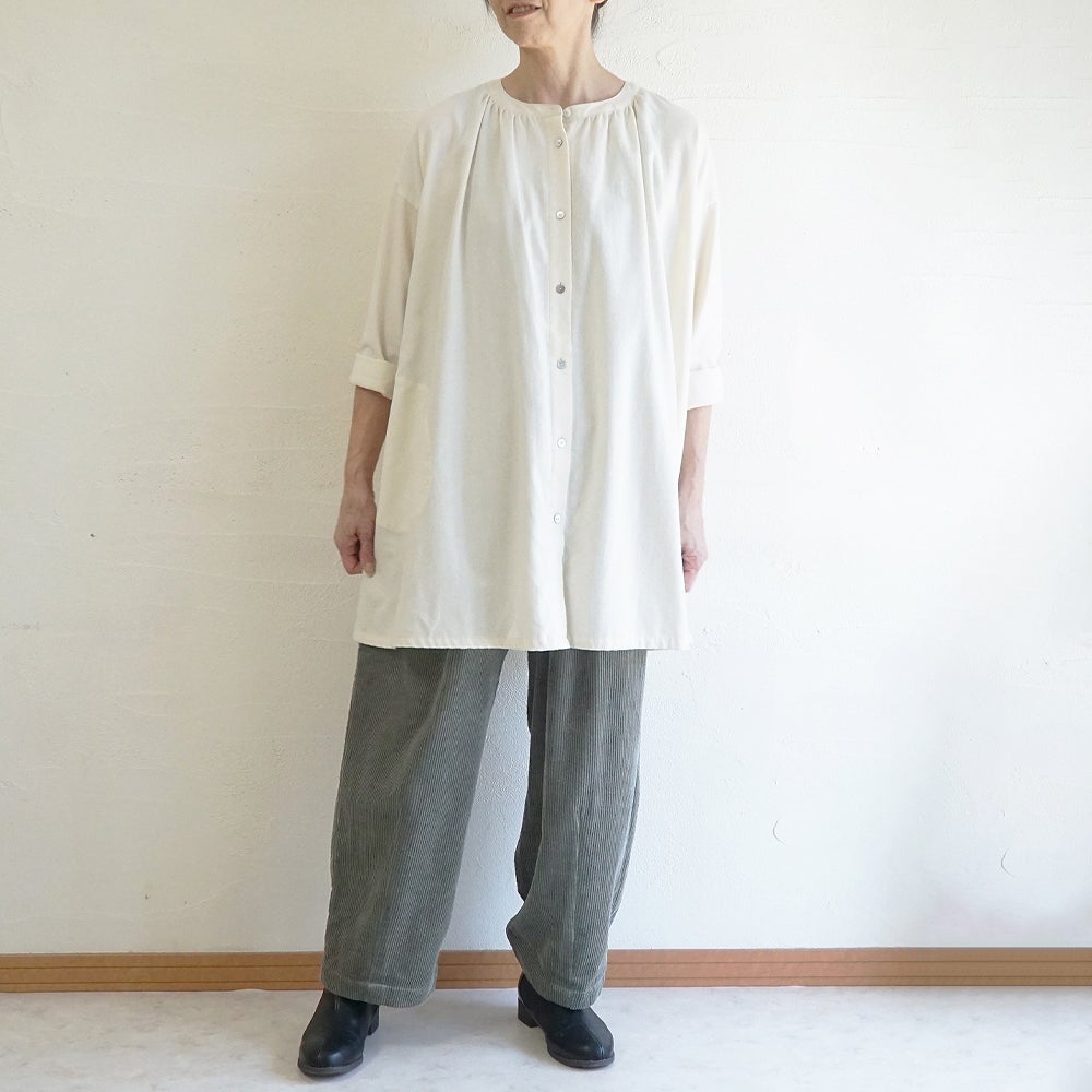Branch m‘.,ブランチエム,ナチュラル,30代,40代,50代,60代,コットン,綿,ゆったり,ワイドパンツ,コクーンパンツ,コーデュロイパンツ,コーデュロイ,パンツ,バルーンパンツ,サッカーコール