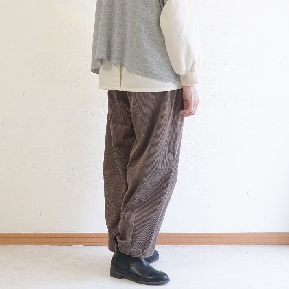 Branch m‘.,ブランチエム,ナチュラル,30代,40代,50代,60代,コットン,綿,ゆったり,ワイドパンツ,コクーンパンツ,コーデュロイパンツ,コーデュロイ,パンツ,バルーンパンツ,サッカーコール