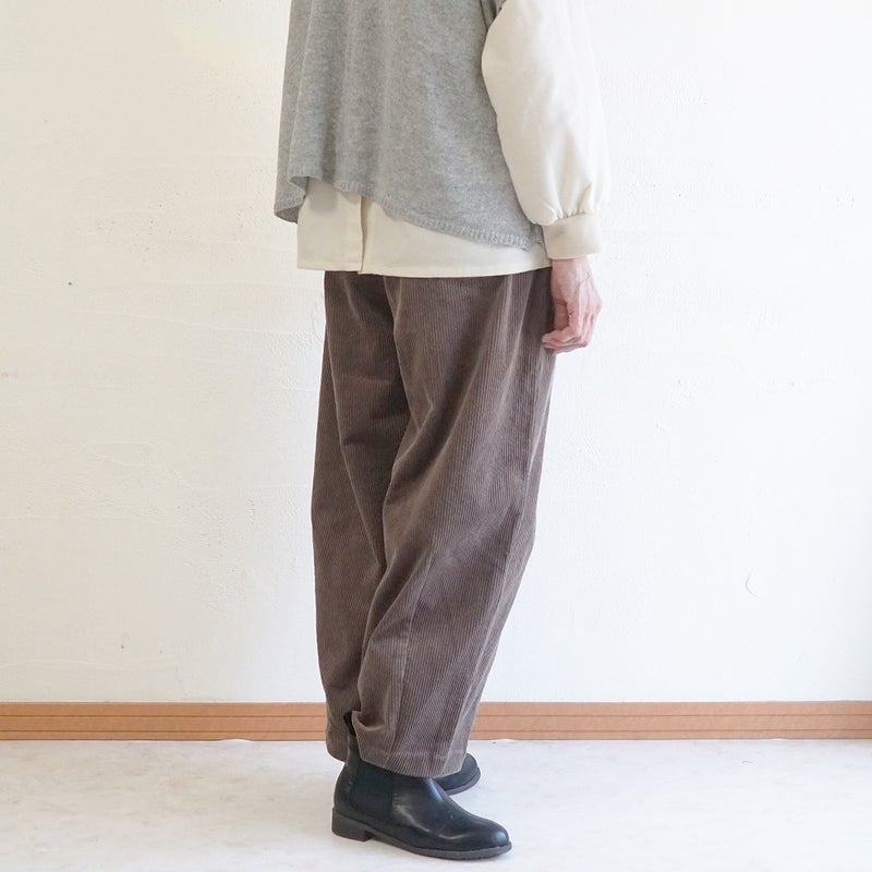 Branch m‘.,ブランチエム,ナチュラル,30代,40代,50代,60代,コットン,綿,ゆったり,ワイドパンツ,コクーンパンツ,コーデュロイパンツ,コーデュロイ,パンツ,バルーンパンツ,サッカーコール