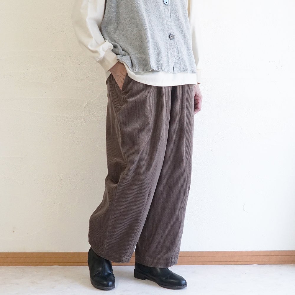 Branch m‘.,ブランチエム,ナチュラル,30代,40代,50代,60代,コットン,綿,ゆったり,ワイドパンツ,コクーンパンツ,コーデュロイパンツ,コーデュロイ,パンツ,バルーンパンツ,サッカーコール