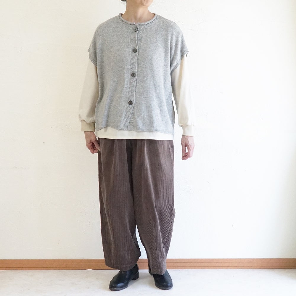 Branch m‘.,ブランチエム,ナチュラル,30代,40代,50代,60代,コットン,綿,ゆったり,ワイドパンツ,コクーンパンツ,コーデュロイパンツ,コーデュロイ,パンツ,バルーンパンツ,サッカーコール