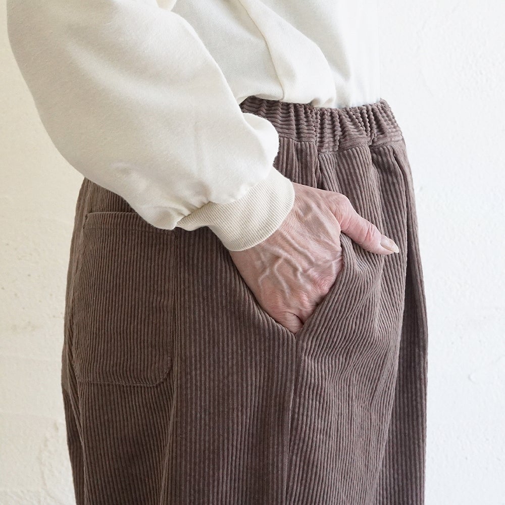 Branch m‘.,ブランチエム,ナチュラル,30代,40代,50代,60代,コットン,綿,ゆったり,ワイドパンツ,コクーンパンツ,コーデュロイパンツ,コーデュロイ,パンツ,バルーンパンツ,サッカーコール