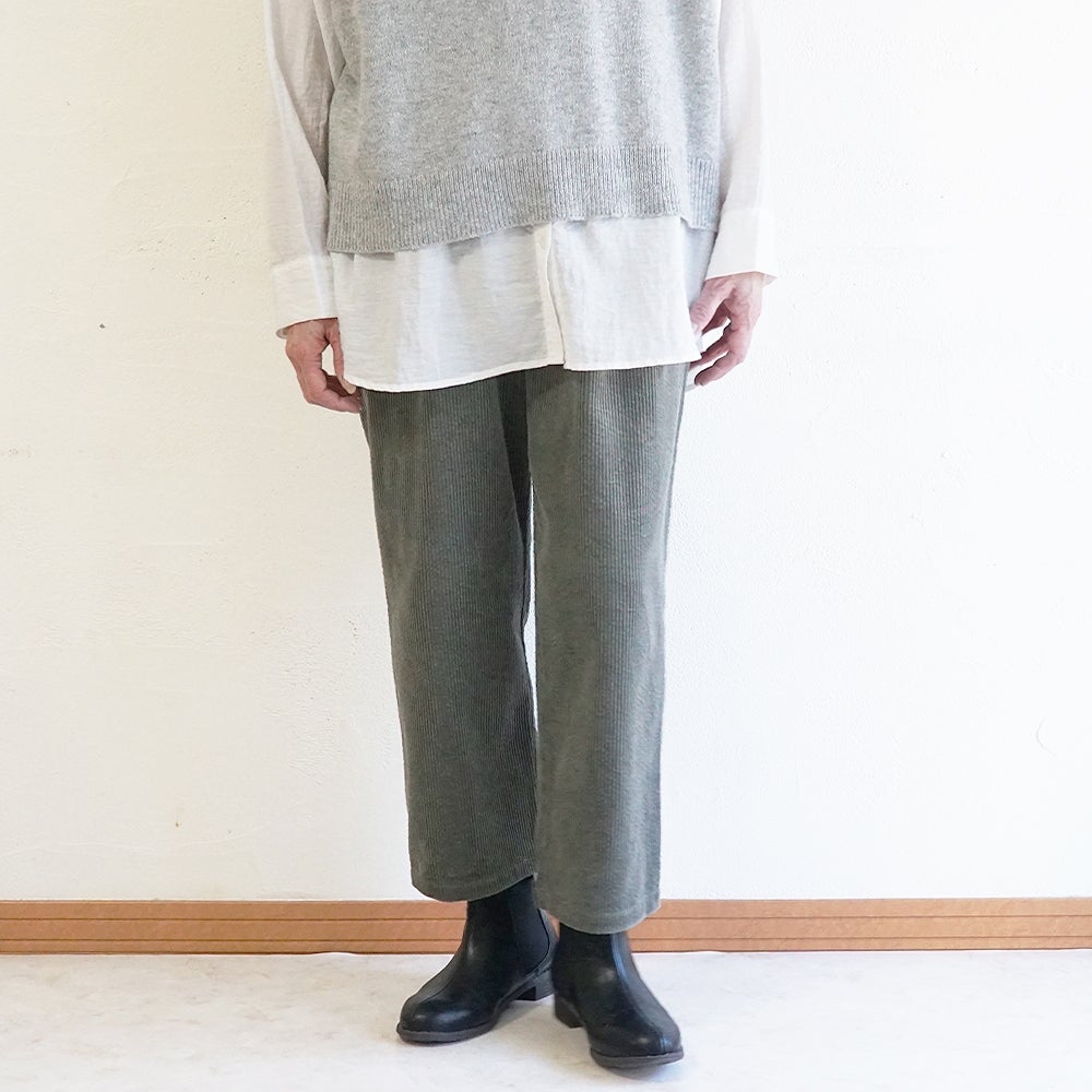 Branch m‘.,ブランチエム,ナチュラル,30代,40代,50代,60代,コットン,綿,ゆったり,テーパード,テーパードパンツ,コーデュロイパンツ,コーデュロイ,パンツ,サッカーコール
