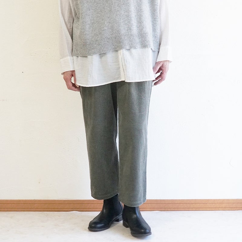 Branch m‘.,ブランチエム,ナチュラル,30代,40代,50代,60代,コットン,綿,ゆったり,テーパード,テーパードパンツ,コーデュロイパンツ,コーデュロイ,パンツ,サッカーコール