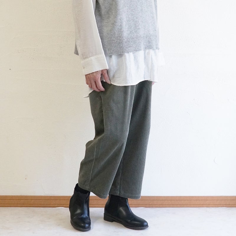 Branch m‘.,ブランチエム,ナチュラル,30代,40代,50代,60代,コットン,綿,ゆったり,テーパード,テーパードパンツ,コーデュロイパンツ,コーデュロイ,パンツ,サッカーコール