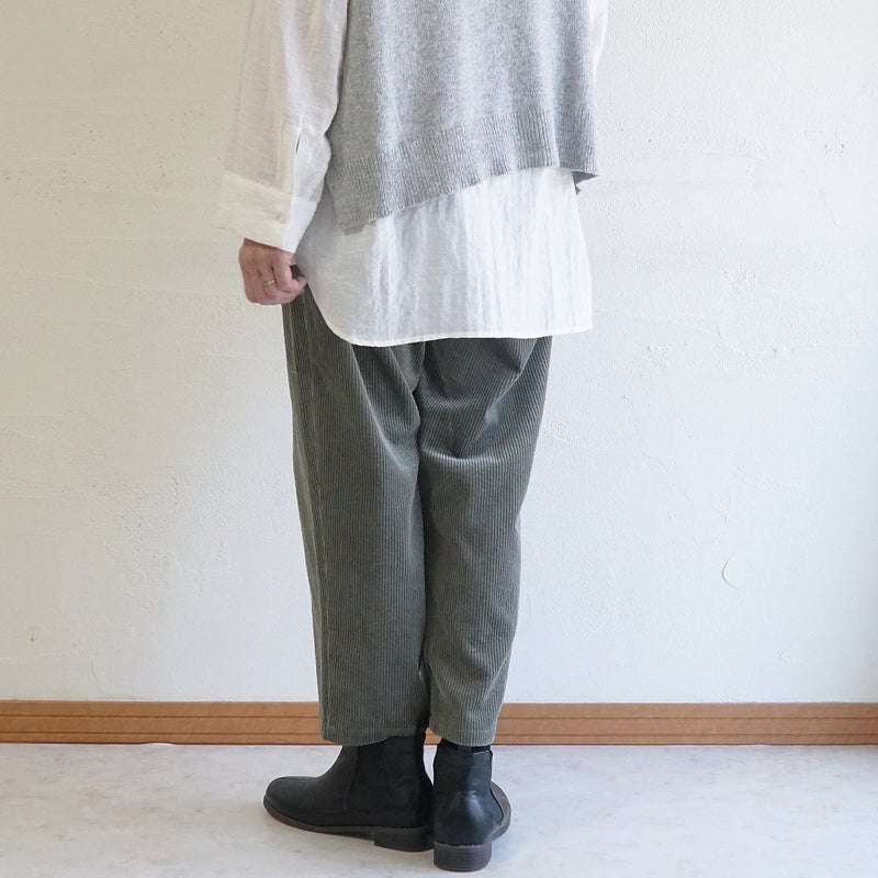 Branch m‘.,ブランチエム,ナチュラル,30代,40代,50代,60代,コットン,綿,ゆったり,テーパード,テーパードパンツ,コーデュロイパンツ,コーデュロイ,パンツ,サッカーコール