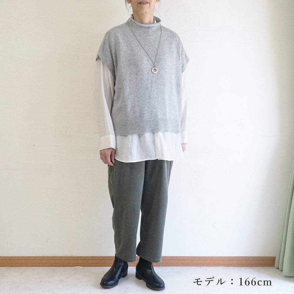 Branch m‘.,ブランチエム,ナチュラル,30代,40代,50代,60代,コットン,綿,ゆったり,テーパード,テーパードパンツ,コーデュロイパンツ,コーデュロイ,パンツ,サッカーコール